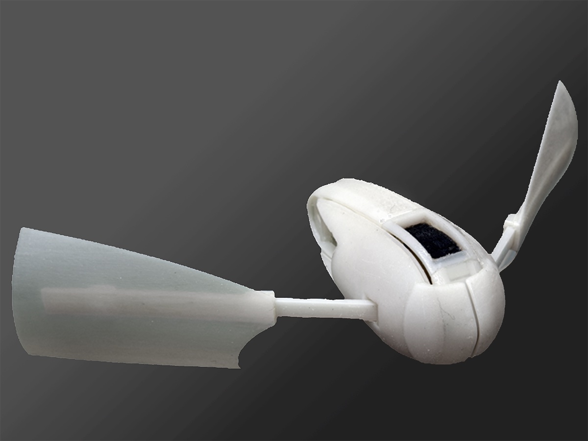 Untethered soft robots that swim by snapping